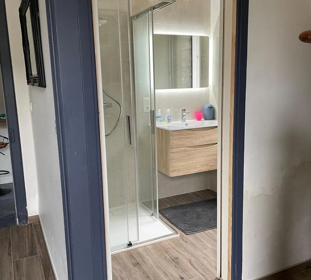Beautiful 8-Bedroom Family Home 拉尼翁