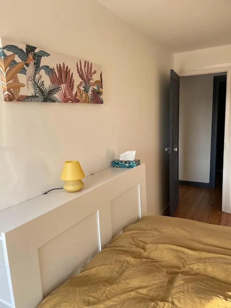 Beautiful 8-Bedroom Family Home 拉尼翁 0*,  法国