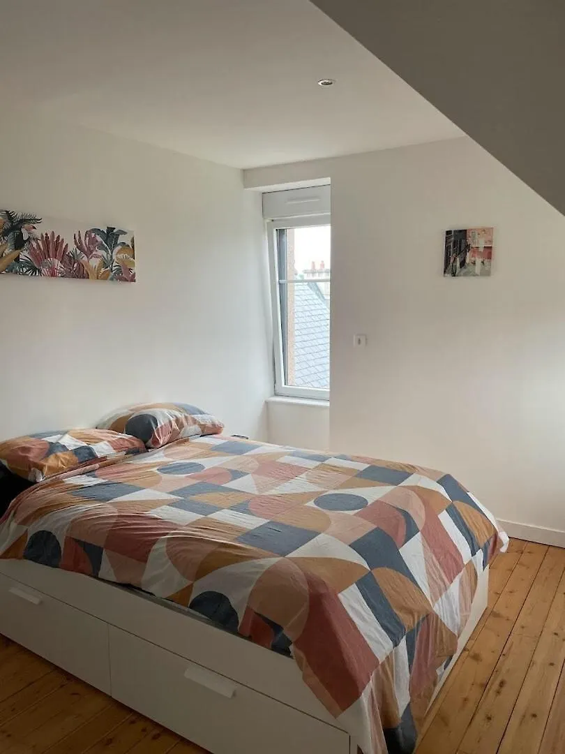 Beautiful 8-Bedroom Family Home 拉尼翁 0*,  法国